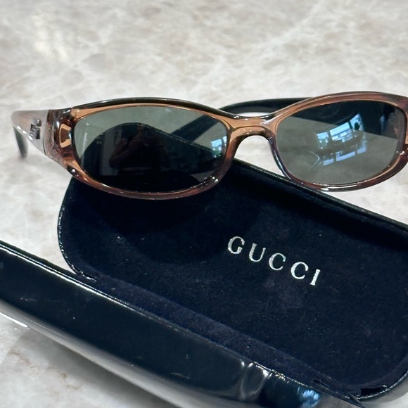 GUCCI Sunglasses - Picture 7 of 16
